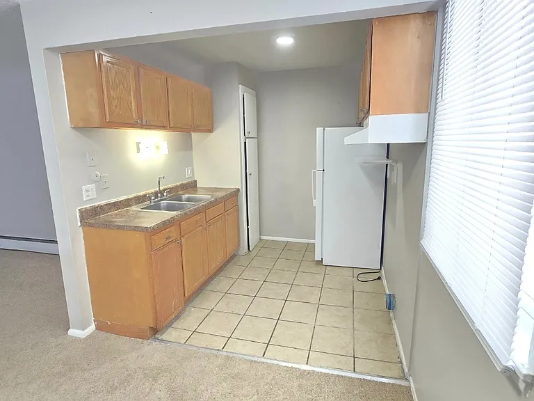 River Park Apartments — Photo 7