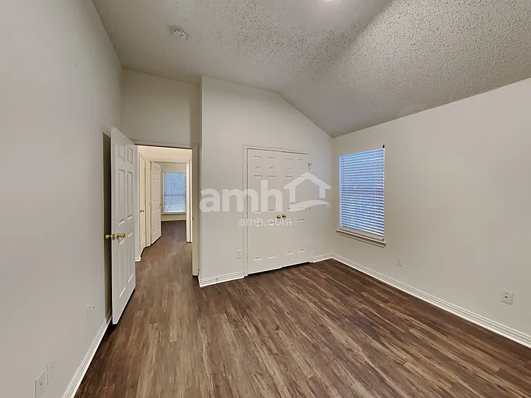 6024 Silkcrest Trl — Photo 15