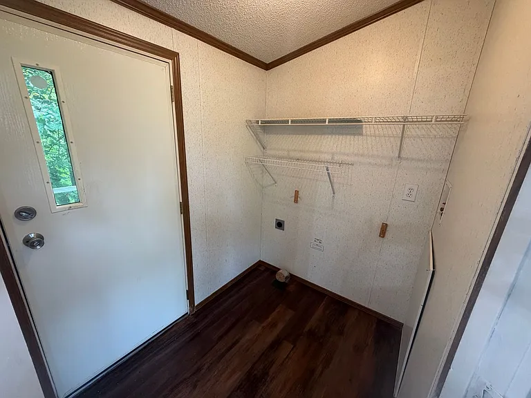 2476 Cunningham Rd — Photo 10