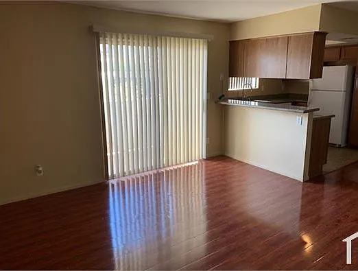 2 bed, 908 sqft, $1,800 — Photo 3