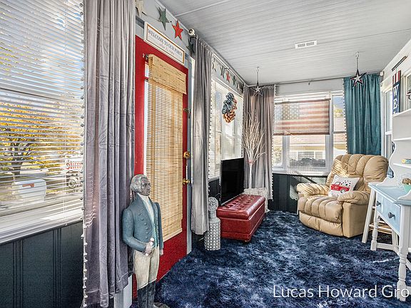 2nd image of 378 Goguac St W