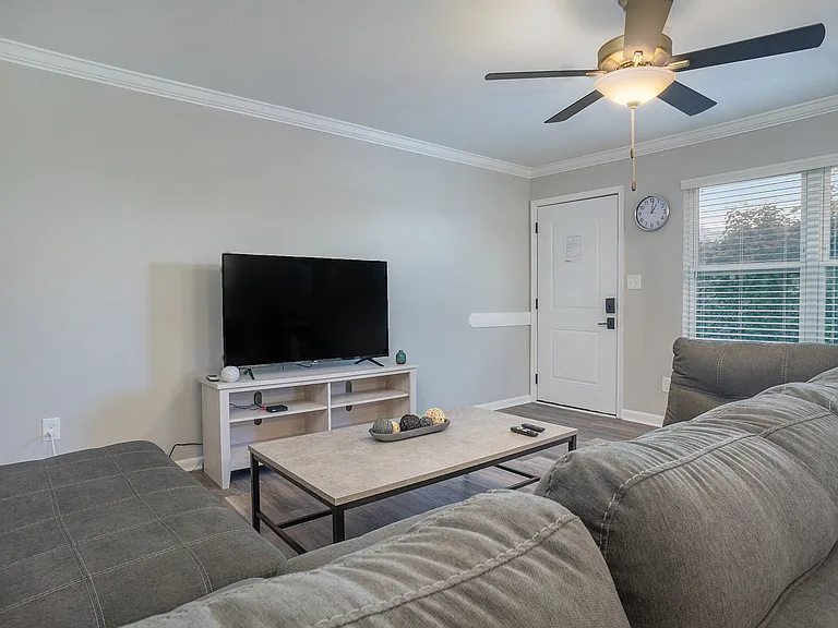 1121 Hillside Ave Apartments — Photo 9