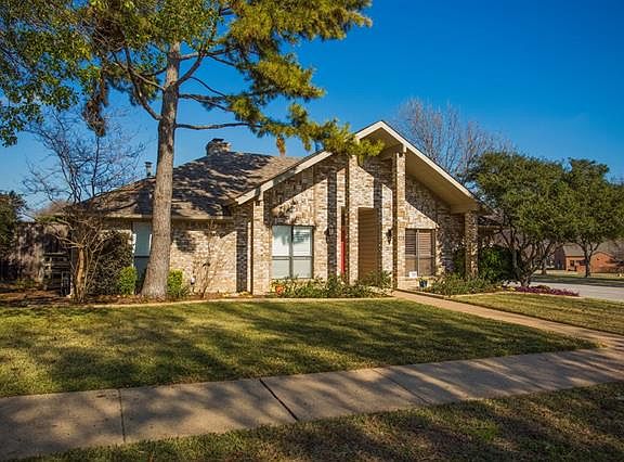 2nd image of 724 Dove Cir
