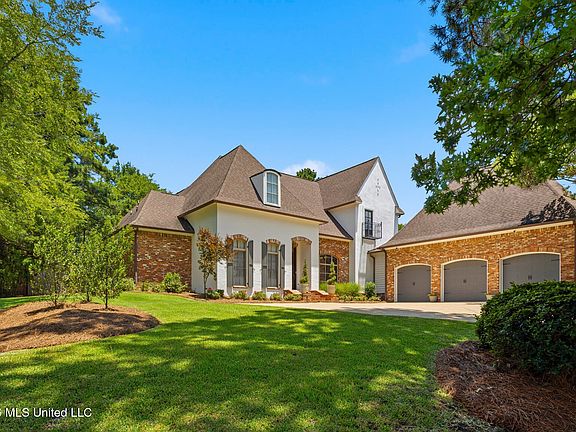 2nd image of 100 Cedar Woods Dr