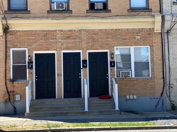 1150 Dohrman St APT C, Mc Kees Rocks, PA 15136