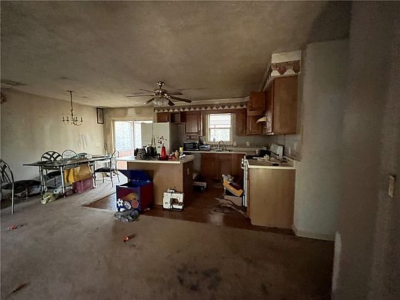 4th image of 98 Culebra Ct