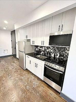 1st image of 2107 Regent Pl #8