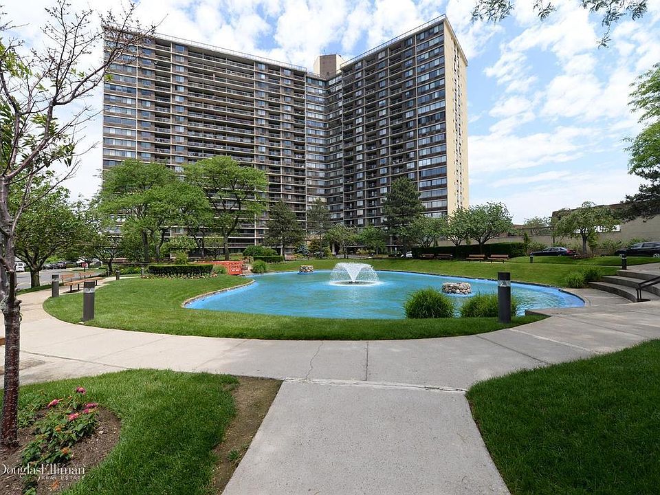 1st image of 2 Bay Club Dr APT 2U