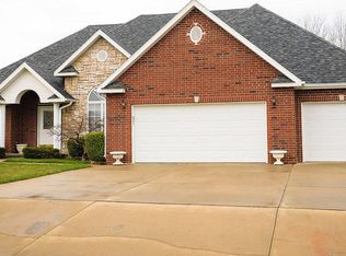 1331 S Meadow Ln, Bolivar, MO 65613