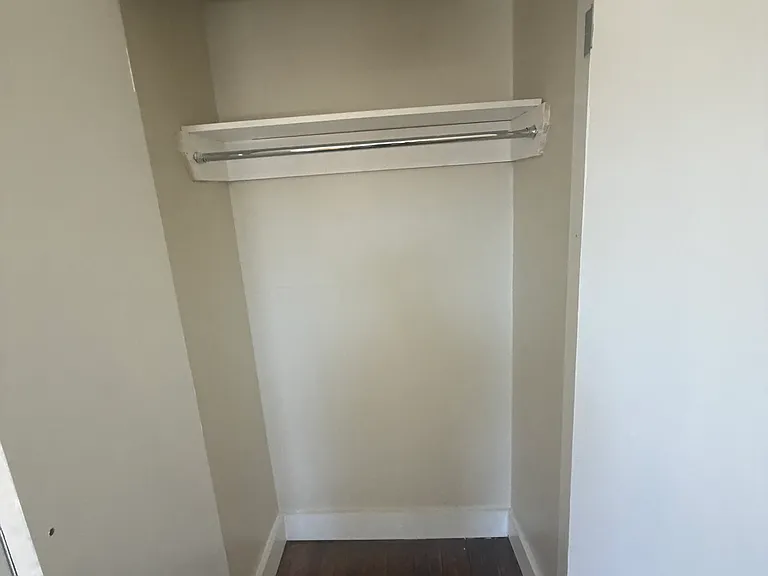 680 Beck St #4D — Photo 5