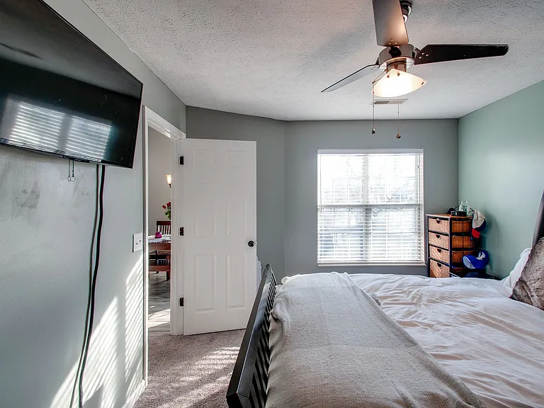 5807 Avalon Ct — Photo 10