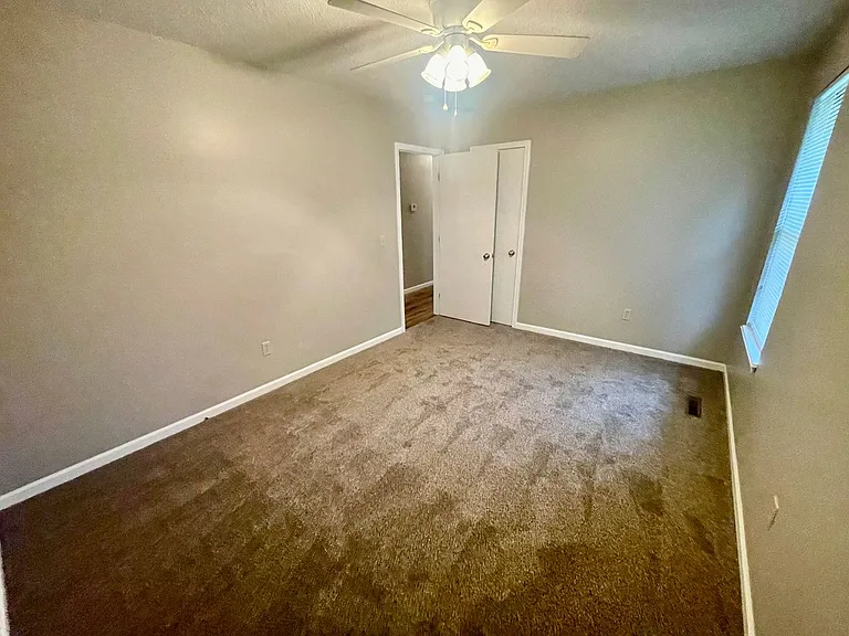 616 E Barbara Ct — Photo 23