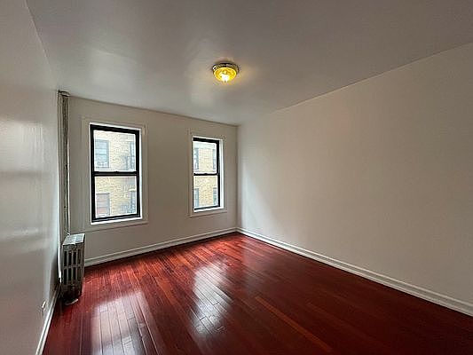 5th image of 712 W 171st St #39