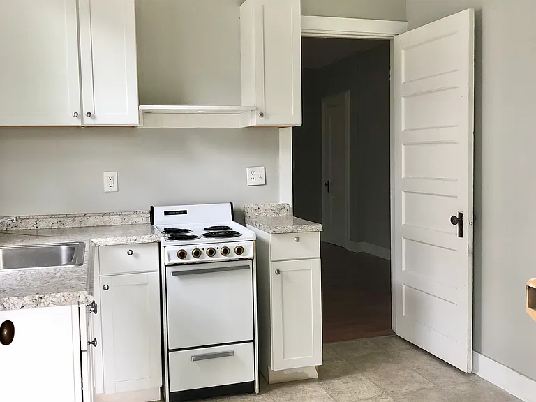 434 Glen St #2B — Photo 1