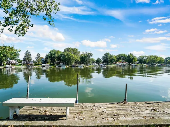 2465 Chickasaw Dr, London, OH 43140