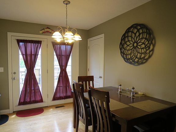 2nd image of 105 Dayhill Ct