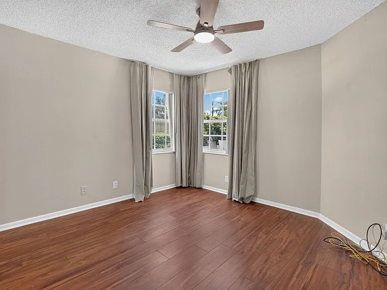 8108 Summer Shores Dr — Photo 22