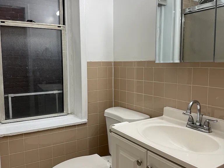 226 E 27th St #5A — Photo 8