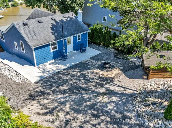 213 William St, Central Elgin, ON N5L 1C5