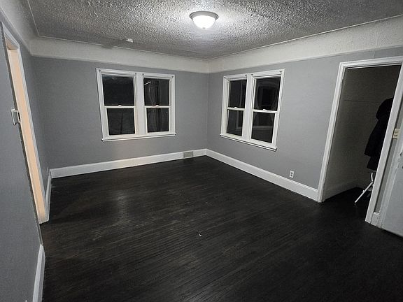 3rd image of 1625 Oliver Ave N #1