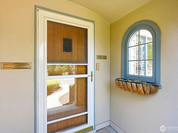 5th image of 702 E 3rd Avenue