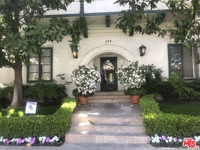 137 S Roxbury Dr, Beverly Hills, CA, 90212