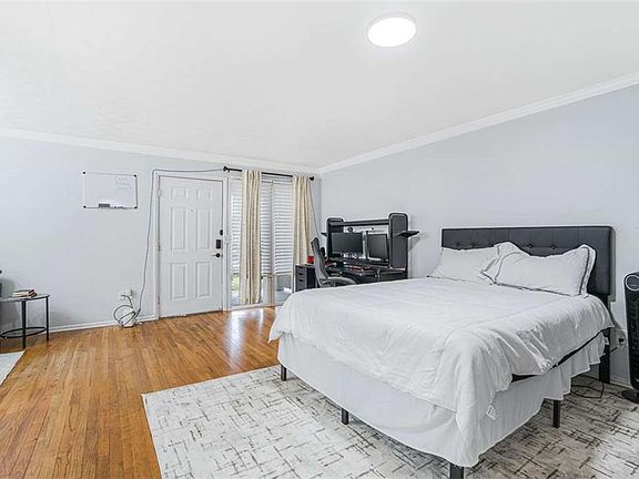 3rd image of 1150 Collier Rd #25D