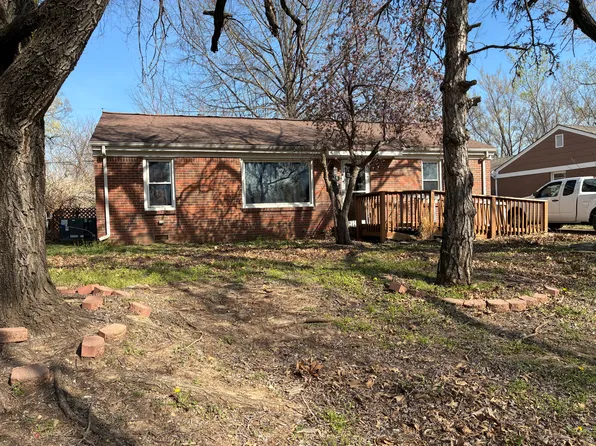 1108 N Westview Dr, Derby, KS 67037