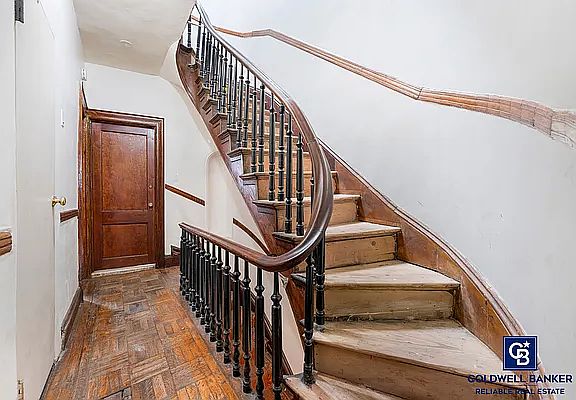 3rd image of 500 Willoughby Ave