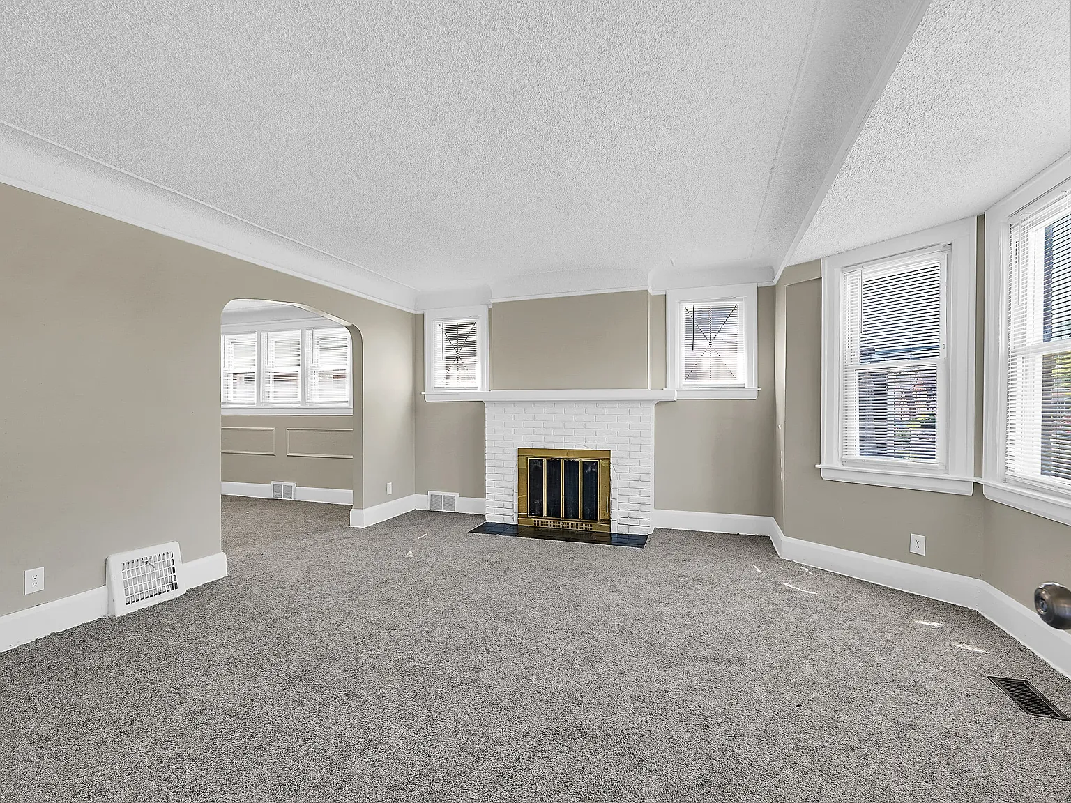 2 bed, 900 sqft, $900 — Photo 4