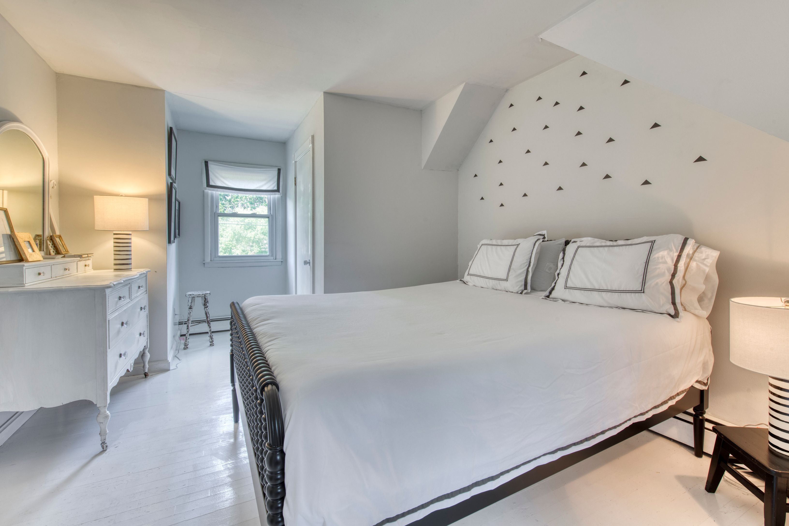 158 Gardiner Ave in East Hampton Out East