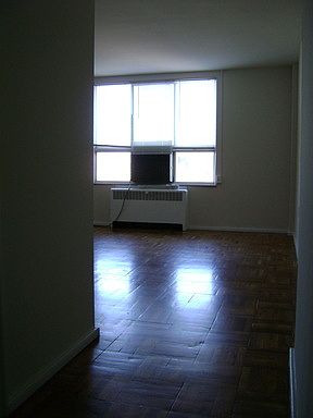 1st image of 518 E Town St APT 506