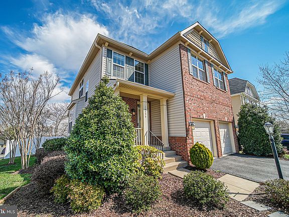 5th image of 14994 Gossom Manor Pl