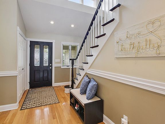 4th image of 1016 Windsor Dr