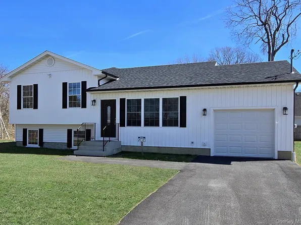 68 Ostend Circle, Shirley, NY 11967