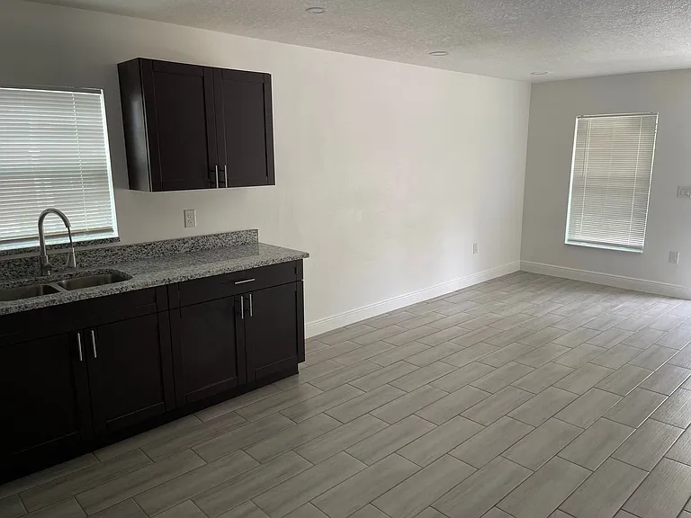 8417 N Seminole Ave — Photo 7