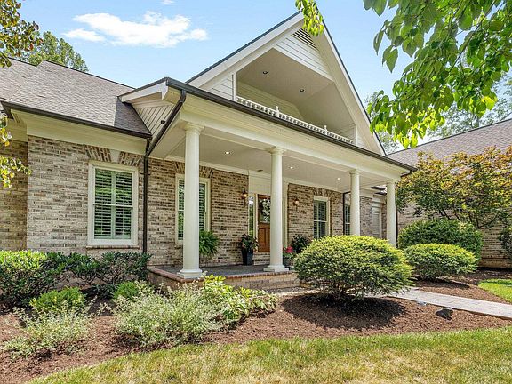 5th image of 3059 Hyde Park Pl