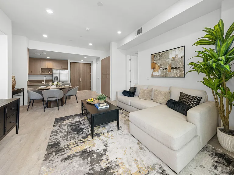 168 S Monterey St #309 — Photo 1