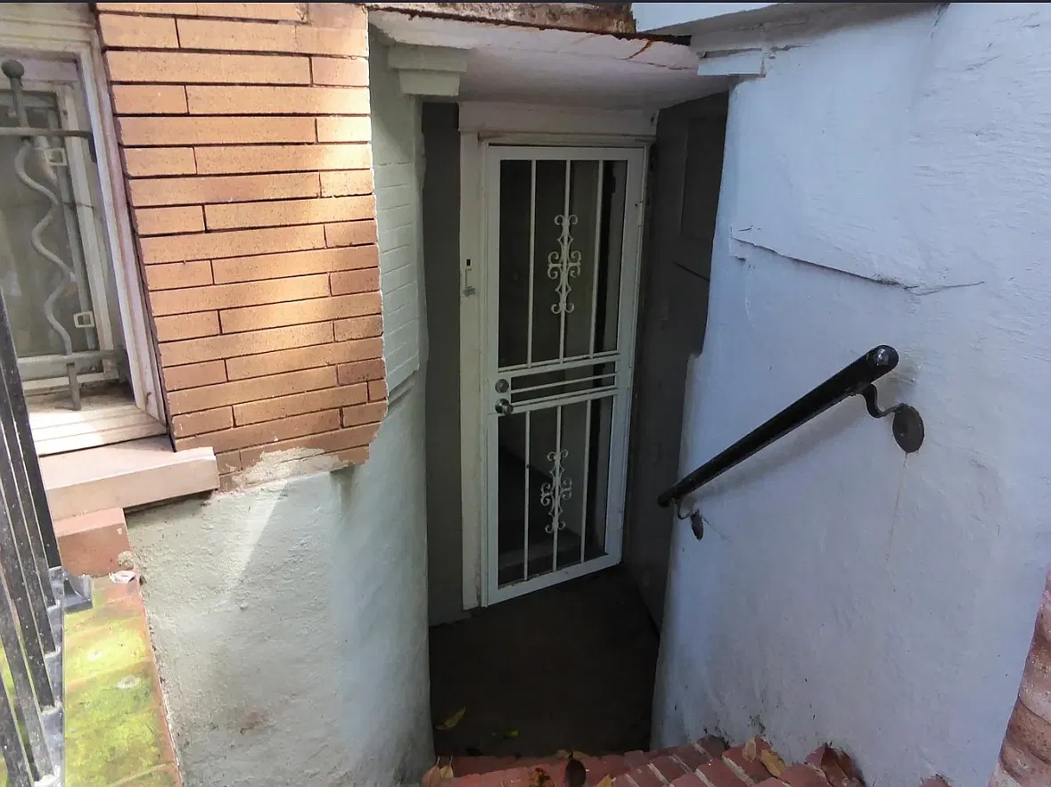 2025 Kalorama Rd NW — Photo 4