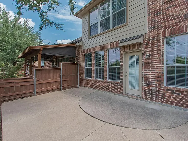 1825 Brookview Dr — Photo 31
