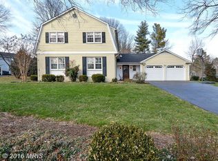 10308 Hunt Country Ln, Vienna, VA 22182