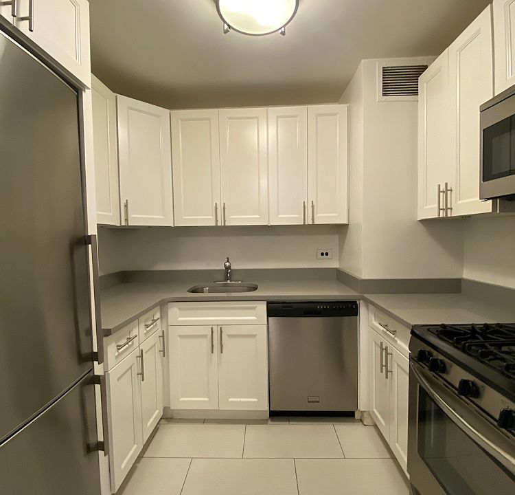 1st image of 305 E 86th St APT 5LW