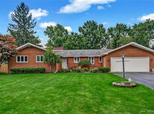 6390 Badger Dr, Lockport, NY 14094