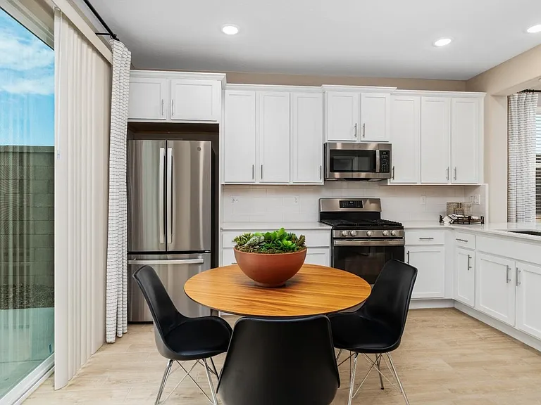 1108 Vanguard Way W — Photo 13