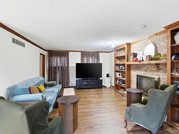 5th image of 3141 Woodside Dr