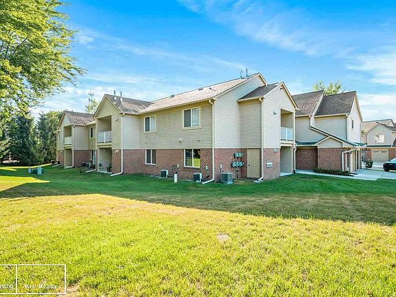 3rd image of 55230 Westchester Dr #1