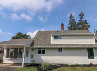 55 Goldengate Rd, Levittown, PA 19057