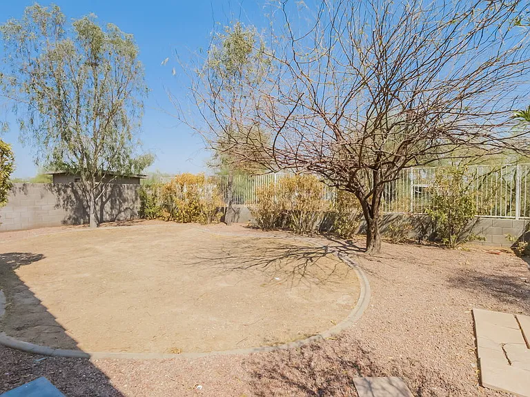 10543 E Cicero St — Photo 16