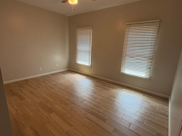 3104 Woodley Ter — Photo 2