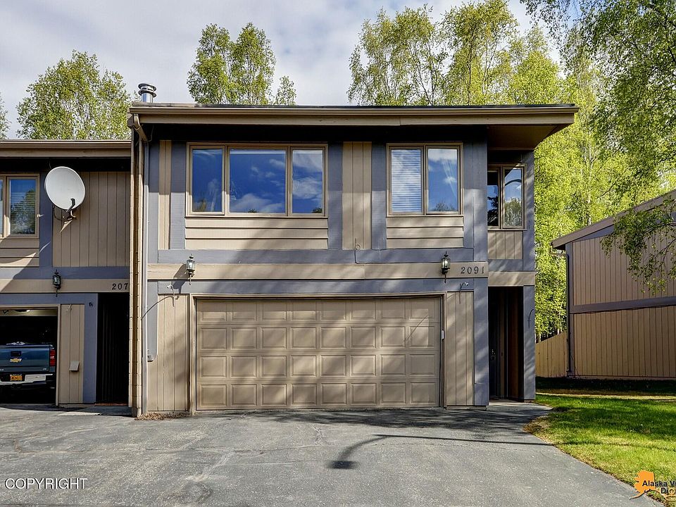 1st image of 2091 Crataegus Ave